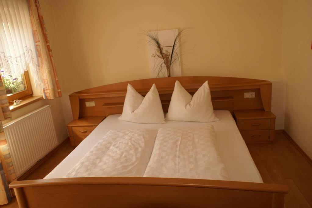 Ferienwohnung Gertraud Und Peter Geisler 핑켄베르그 외부 사진